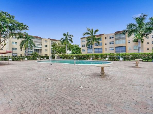 2811 Somerset Dr 104, Lauderdale Lakes FL 33311