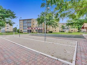 2811 Somerset Dr 104, Lauderdale Lakes FL 33311