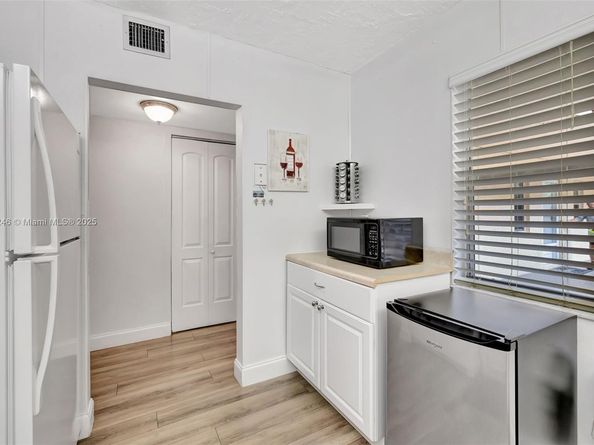 2811 Somerset Dr 104, Lauderdale Lakes FL 33311