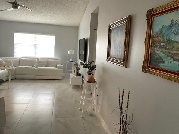 9631 NW 42nd Ct, Sunrise FL 33351