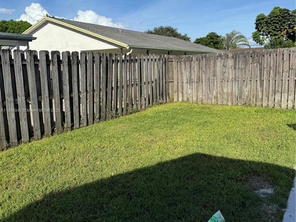 9631 NW 42nd Ct, Sunrise FL 33351