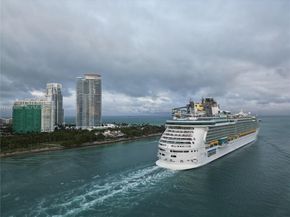 400 S Pointe Dr 1610, Miami Beach FL 33139