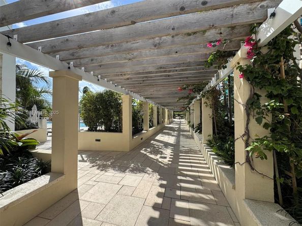 400 S Pointe Dr 1610, Miami Beach FL 33139