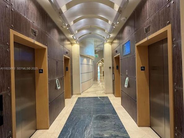 400 S Pointe Dr 1610, Miami Beach FL 33139