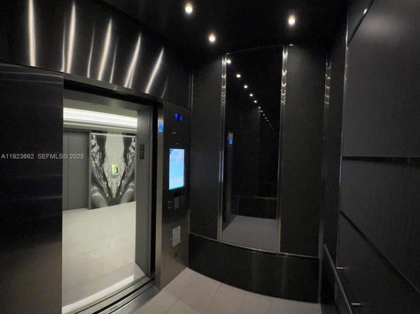 400 S Pointe Dr 1610, Miami Beach FL 33139