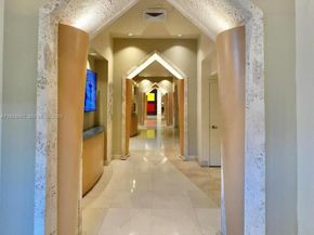 400 S Pointe Dr 1610, Miami Beach FL 33139