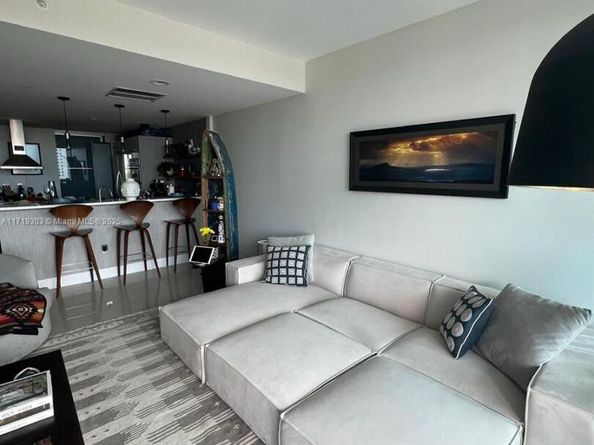 2950 NE 188th St 406, Aventura FL 33180