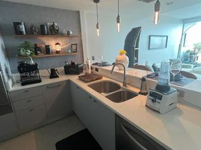 2950 NE 188th St 406, Aventura FL 33180