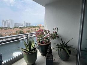 2950 NE 188th St 406, Aventura FL 33180