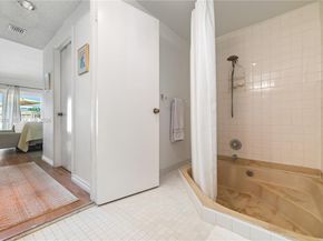 19994 NE 5th Ct 3C, Miami FL 33179