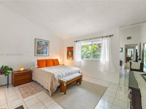 19994 NE 5th Ct 3C, Miami FL 33179