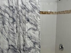 500 Bayview Dr 125, Sunny Isles Beach FL 33160