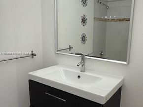 500 Bayview Dr 125, Sunny Isles Beach FL 33160