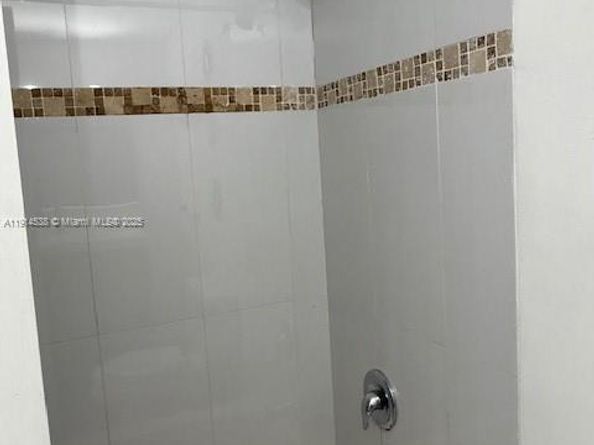 500 Bayview Dr 125, Sunny Isles Beach FL 33160