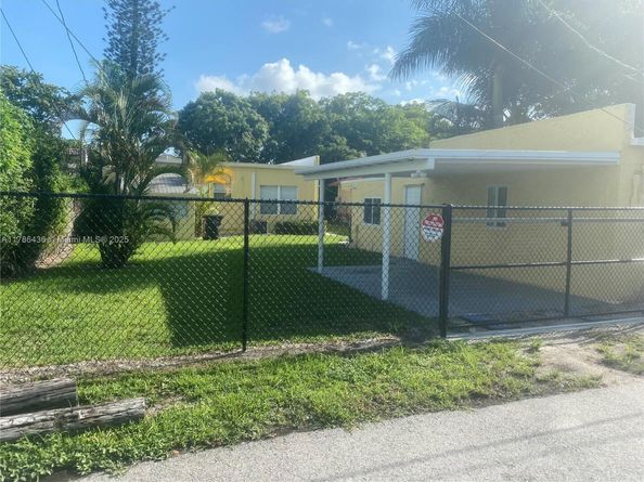 618 30th St, West Palm Beach FL 33407