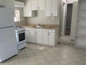 618 30th St, West Palm Beach FL 33407