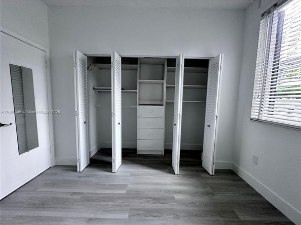 540 Brickell Key Dr 302, Miami FL 33131