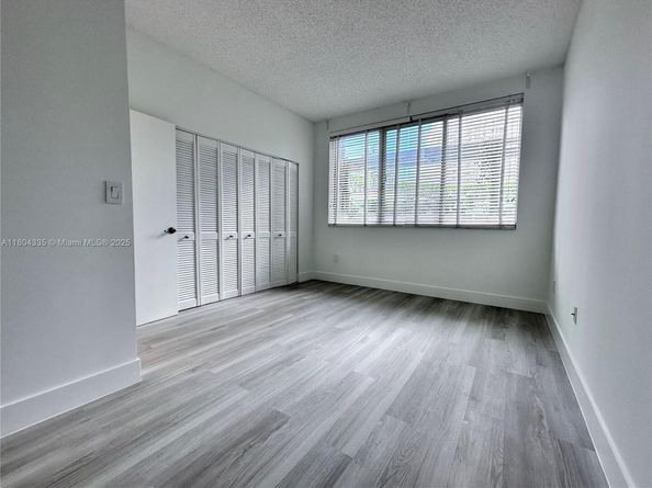 540 Brickell Key Dr 302, Miami FL 33131