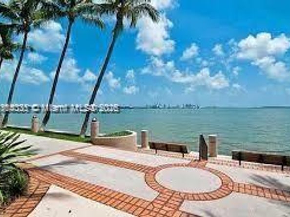 540 Brickell Key Dr 302, Miami FL 33131