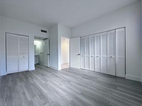 540 Brickell Key Dr 302, Miami FL 33131