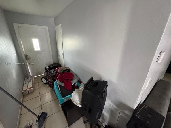 1402 NW 19th St, Fort Lauderdale FL 33311