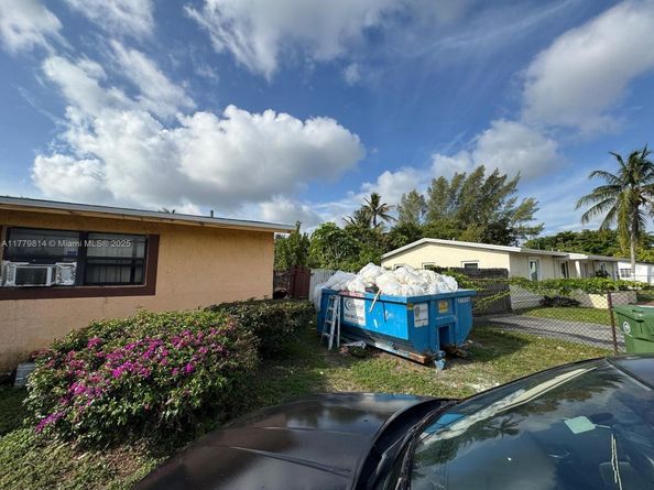 1402 NW 19th St, Fort Lauderdale FL 33311