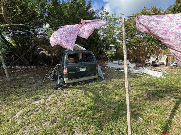 1402 NW 19th St, Fort Lauderdale FL 33311