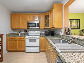 424 SE 10th St 104, Dania Beach FL 33004