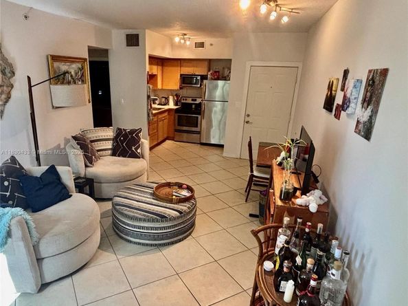 2630 SW 28th St 34, Miami FL 33133