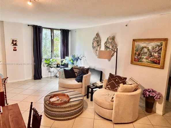 2630 SW 28th St 34, Miami FL 33133