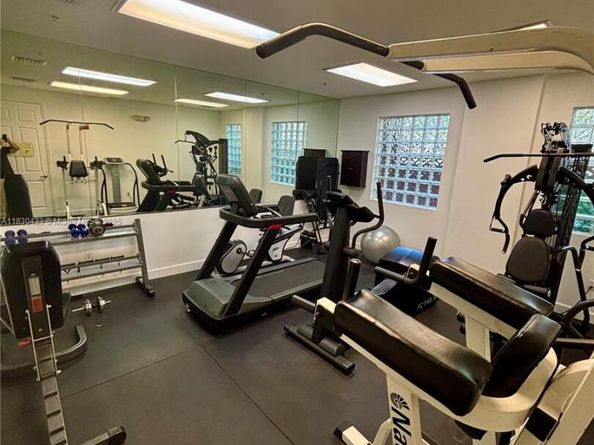 2630 SW 28th St 34, Miami FL 33133