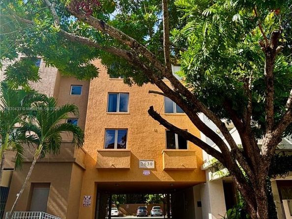 2630 SW 28th St 34, Miami FL 33133