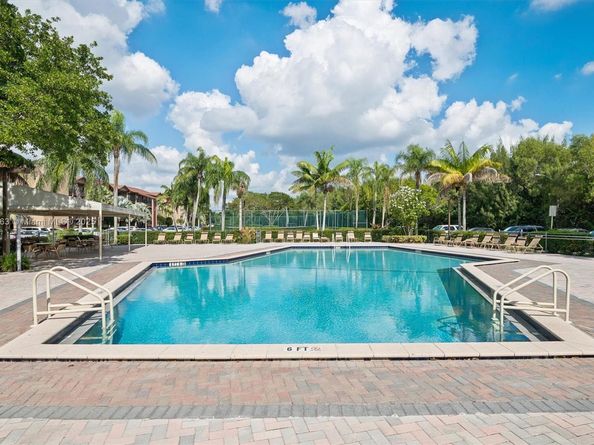 12600 SW 5th Ct 104L, Pembroke Pines FL 33027