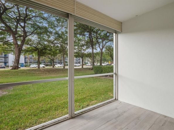 12600 SW 5th Ct 104L, Pembroke Pines FL 33027