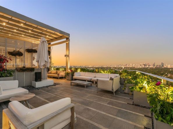 2627 S Bayshore Dr 3201, Miami FL 33133