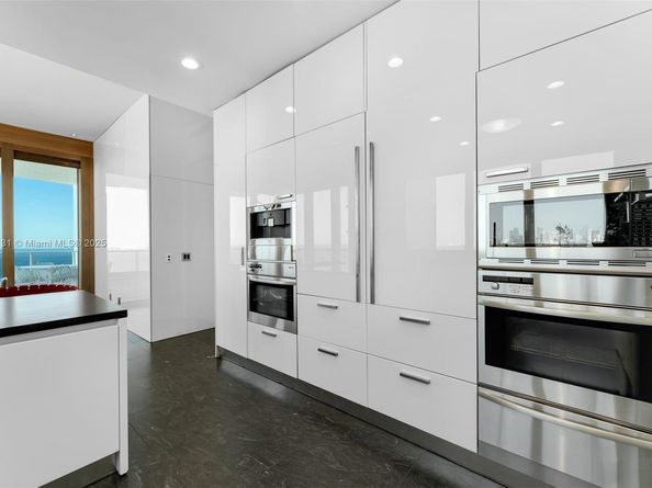 2627 S Bayshore Dr 3201, Miami FL 33133