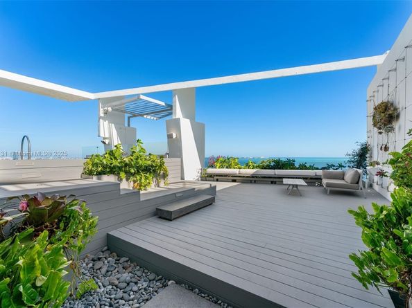 2627 S Bayshore Dr 3201, Miami FL 33133