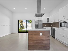 1041 W Lakewood Rd, West Palm Beach FL 33405