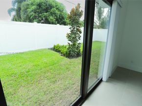 1041 W Lakewood Rd, West Palm Beach FL 33405