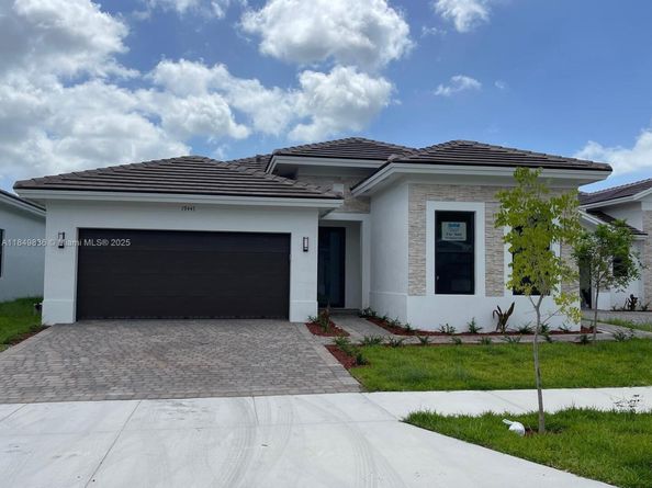19447 SW 124th Ct, Miami FL 33177