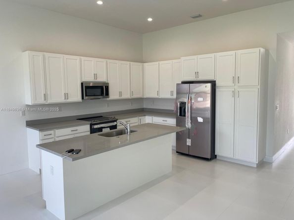 19447 SW 124th Ct, Miami FL 33177