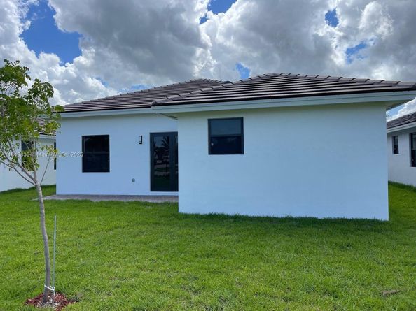 19447 SW 124th Ct, Miami FL 33177