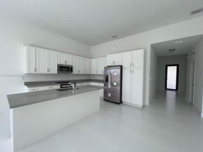 19447 SW 124th Ct, Miami FL 33177