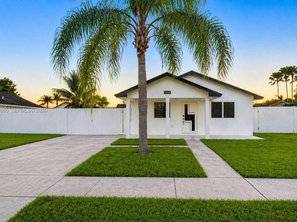 22722 SW 114th Pl, Miami FL 33170