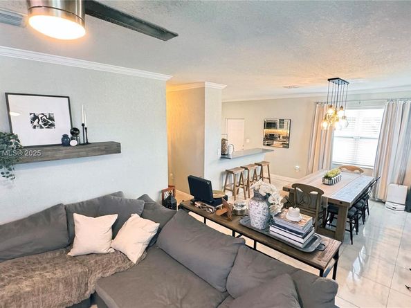 280 NE 35th St, Oakland Park FL 33334