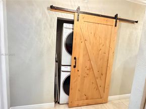 280 NE 35th St, Oakland Park FL 33334