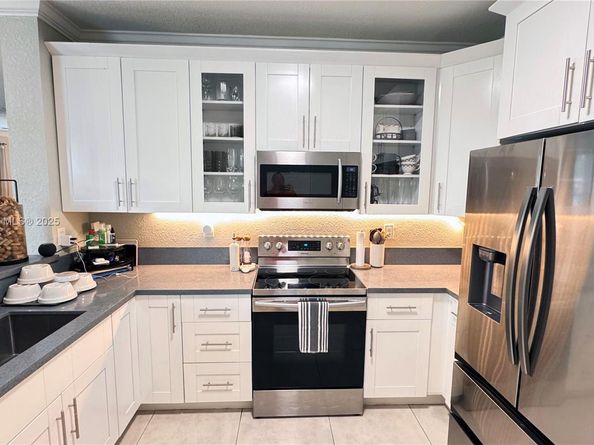 280 NE 35th St, Oakland Park FL 33334