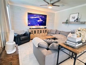 280 NE 35th St, Oakland Park FL 33334