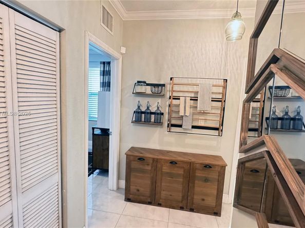 280 NE 35th St, Oakland Park FL 33334