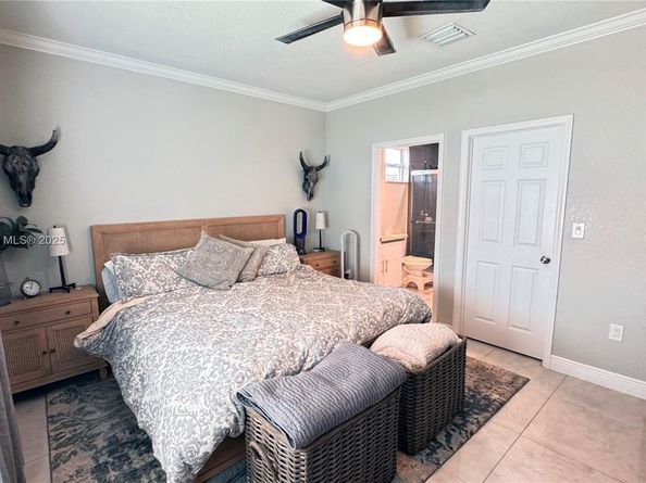 280 NE 35th St, Oakland Park FL 33334